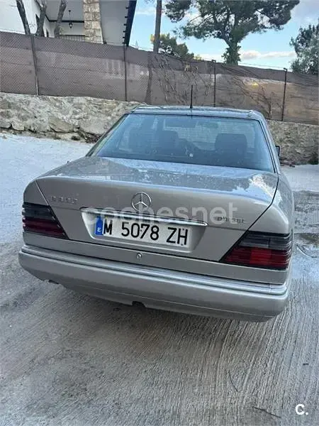 Usado Mercedes E300 136 CV (100 kW) 1994 Beige Berlina