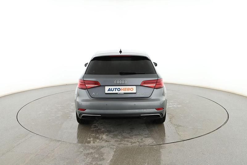 Usado Audi A3 Sportback e-tron Sport 204 CV (150 kW) 2020 Gris Utilitario