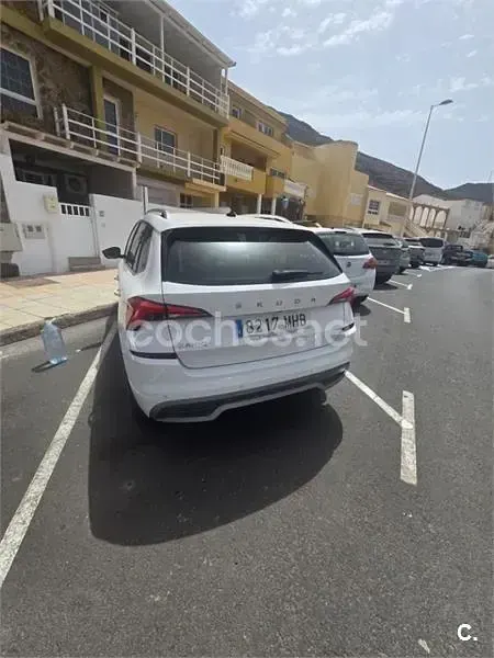 Usado Skoda Kamiq Ambition 110 CV (80 kW) 2023 Blanco SUV