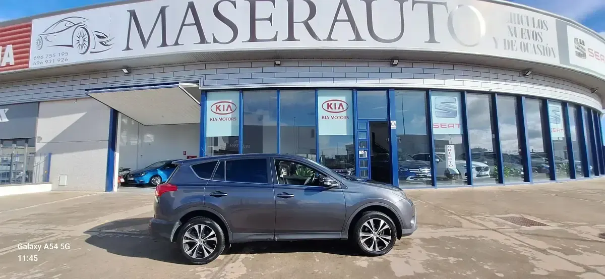 Usado Toyota RAV4 Advance 124 CV (91 kW) 2015 Gris SUV