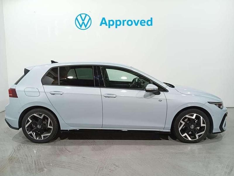Usado VW Golf VIII R-line 150 CV (110 kW) 2025 Azul Utilitario