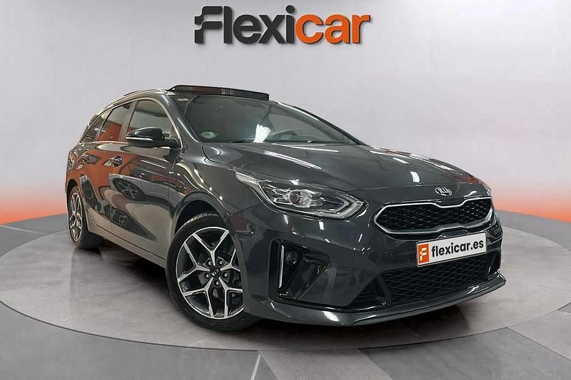 Gris Usado 2019 Kia Ceed GT GT-Line Familiar | 18.490 € (Precio justo) - Imagen 1/4