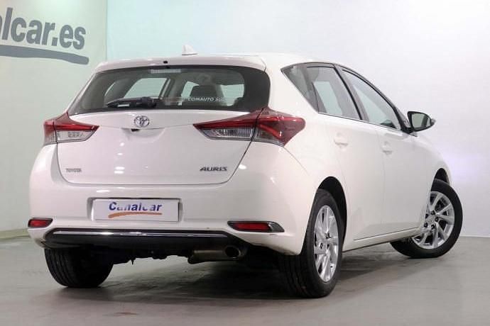 Usado Toyota Auris Active 116 CV (85 kW) 2016 Blanco Utilitario