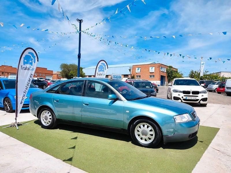 Usado Audi A6 165 CV (121 kW) 1997 Azul Berlina
