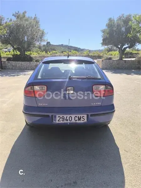 Usado Seat Leon 105 CV (77 kW) 2003 Azul Utilitario