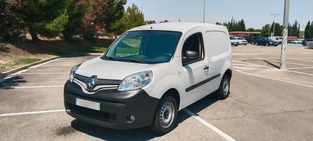 Usado Renault Kangoo 95 CV (69 kW) 2021 Blanco Monovolumen