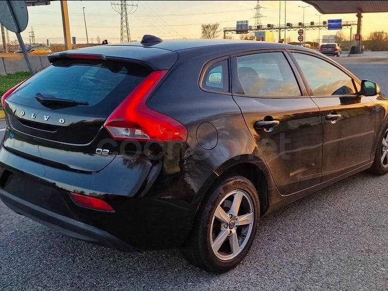Usado Volvo V40 Kinetic 120 CV (88 kW) 2016 Negro Berlina