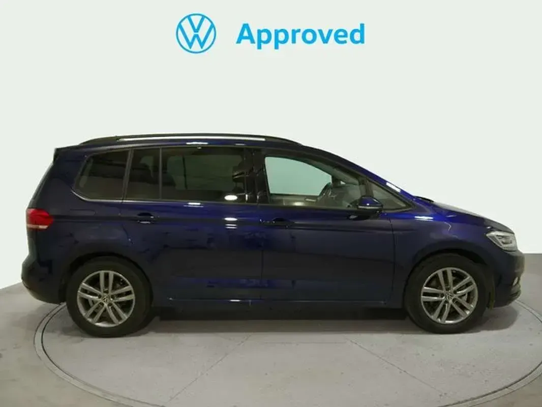 Usado VW Touran 150 CV (110 kW) 2025 Azul Monovolumen