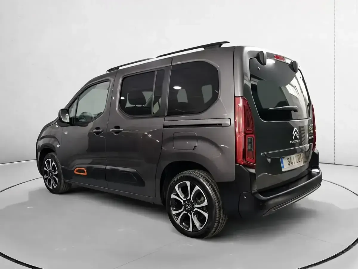 Usado Citroën Berlingo Feel 130 CV (95 kW) 2020 Gris Monovolumen