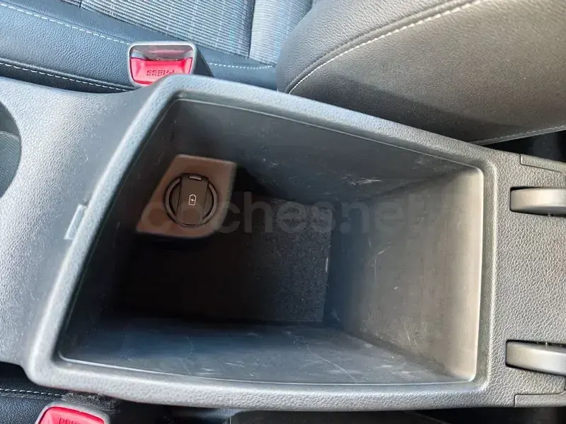 Usado Kia Niro 141 CV (103 kW) 2020 Gris / plata SUV