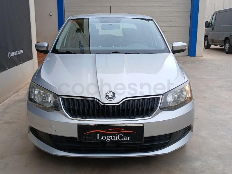 Usado Skoda Fabia Ambition 75 CV (55 kW) 2017 Gris / plata Berlina