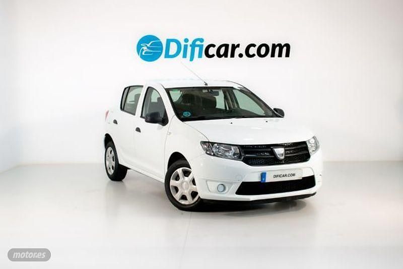 Usado Dacia Sandero Ambiance 76 CV (55 kW) 2013 Blanco Berlina