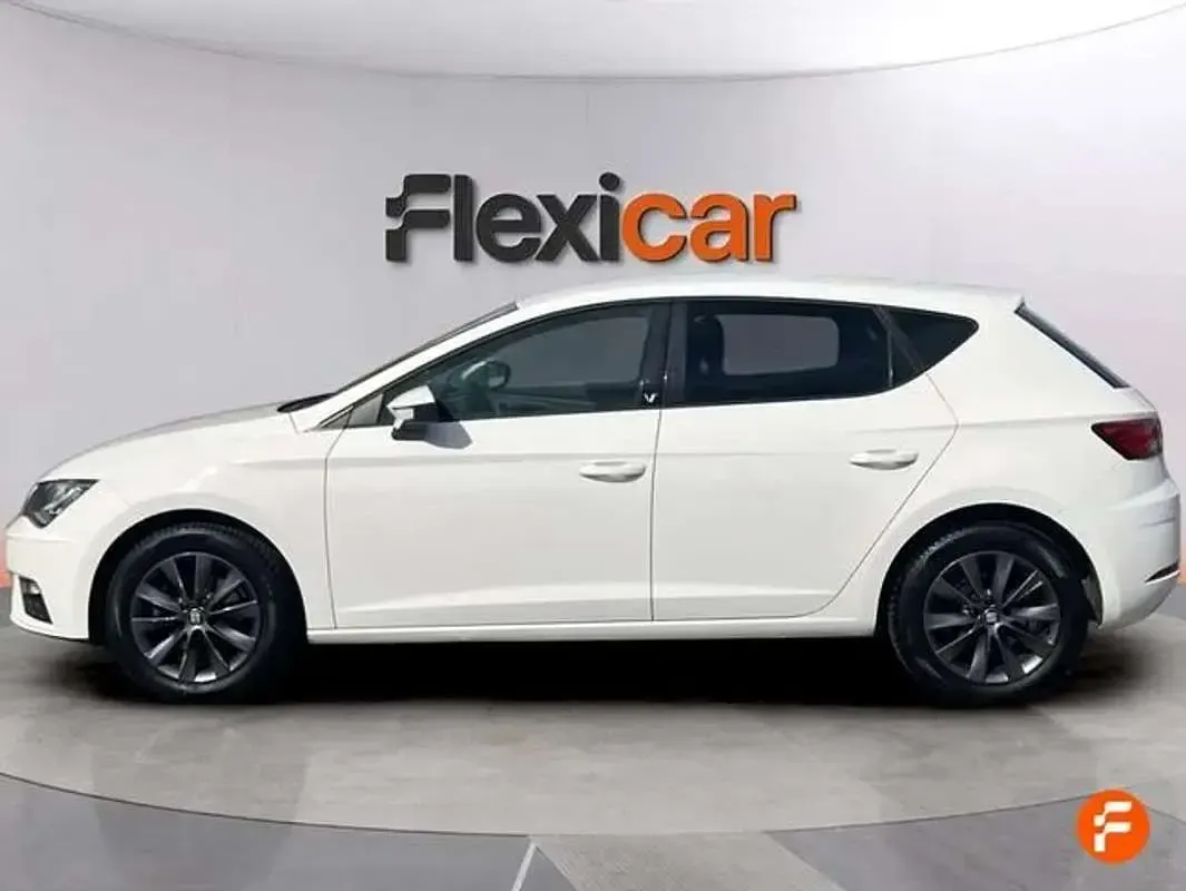 Usado Seat Leon ST Style 116 CV (85 kW) 2019 Blanco Familiar