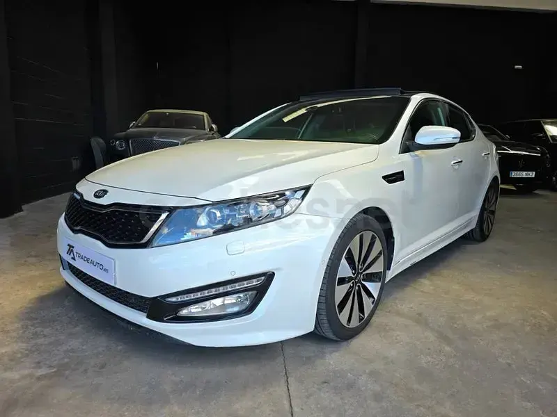 Usado Kia Optima 136 CV (100 kW) 2012 Blanco Berlina