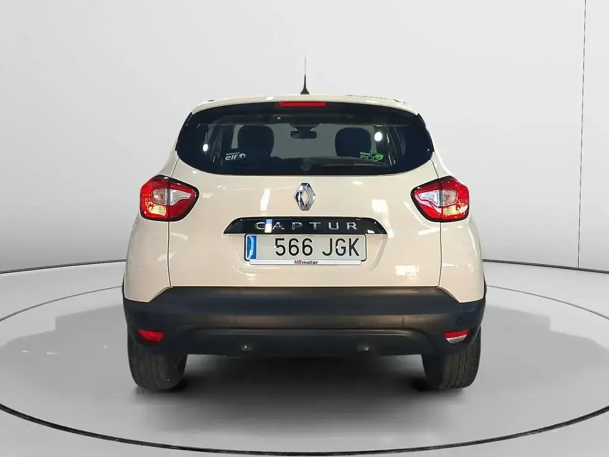 Usado Renault Captur Intens 90 CV (66 kW) 2015 Blanco SUV
