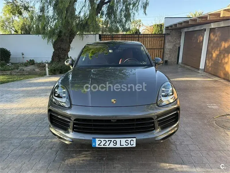 Usado Porsche Cayenne E-Hybrid Coupe 462 CV (339 kW) 2021 Gris / plata SUV