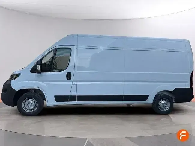 Usado Peugeot Boxer S 140 CV (102 kW) 2023 Blanco Van