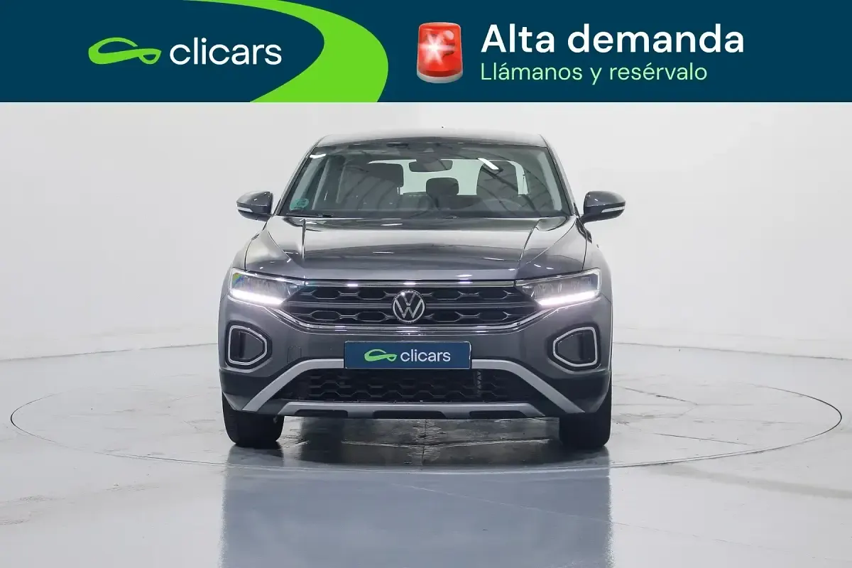Usado VW T-Roc 116 CV (85 kW) 2024 Gris SUV