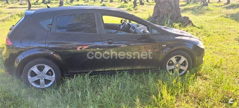 Begagnad Seat Leon Sport 105 HK (77 kW) 2009 Svart Halvkombi