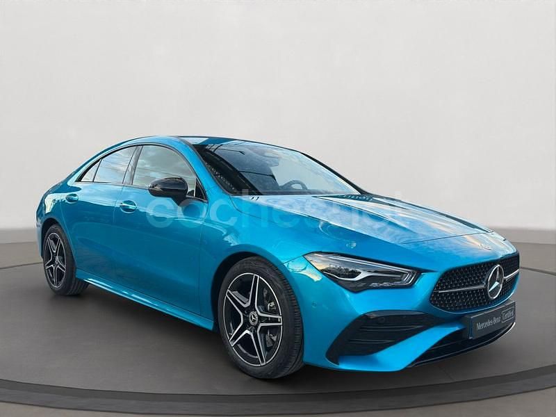 Azul Usado 2025 Mercedes CLA220 Berlina | 37.990 € (Super precio) - Imagen 1/4