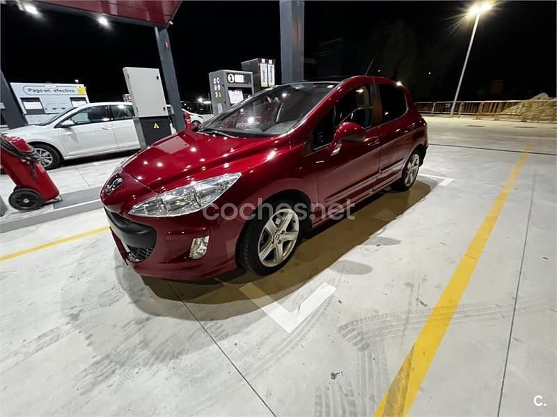 Usado Peugeot 308 Premium 110 CV (80 kW) 2008 Rojo Berlina