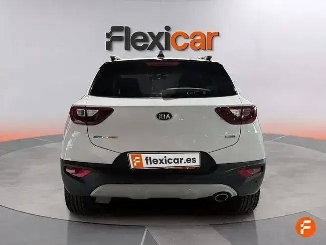 Usado Kia Stonic 100 CV (73 kW) 2020 Blanco SUV