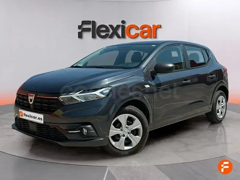 Usado Dacia Sandero Essentiel 101 CV (74 kW) 2021 Gris / plata Berlina