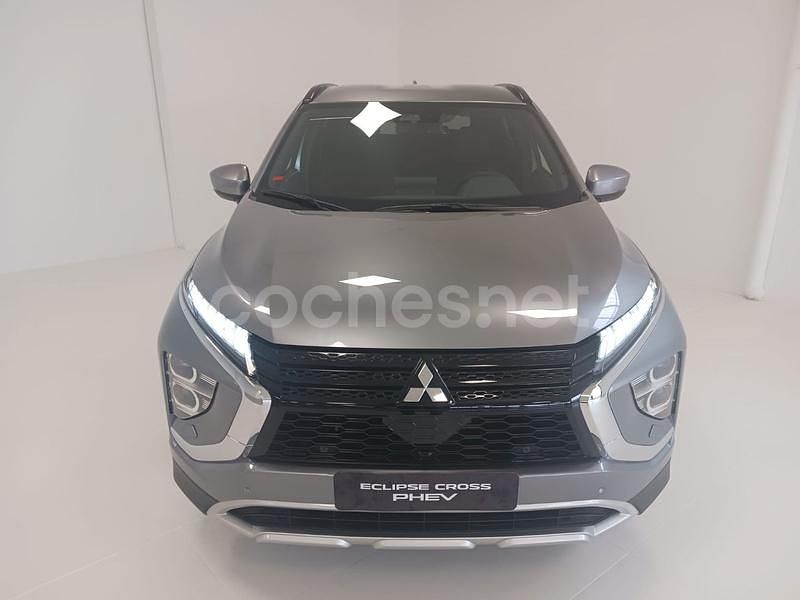 Usado Mitsubishi Eclipse Cross 188 CV (138 kW) 2025 Gris / plata SUV