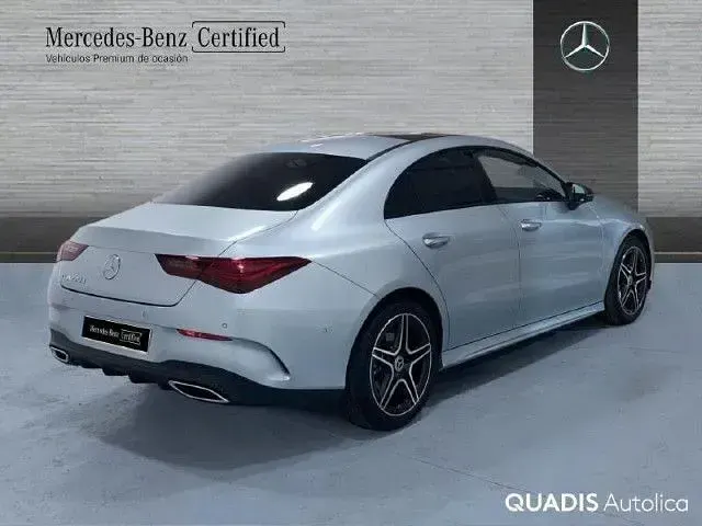Usado Mercedes CLA220 190 CV (139 kW) 2025 Plata hightech Berlina