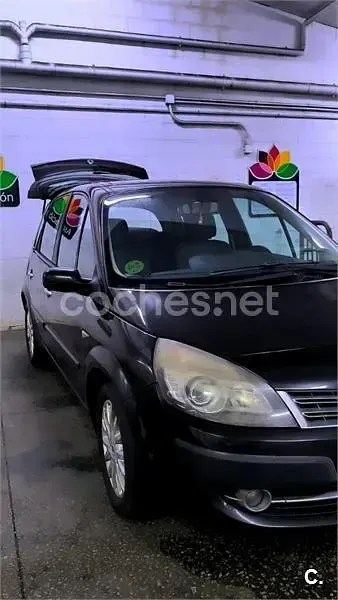 Usado Renault Scénic II Dynamique 105 CV (77 kW) 2008 Negro Monovolumen