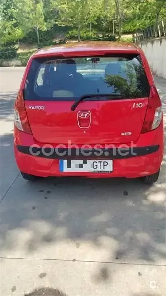 Usado Hyundai i10 Comfort 78 CV (57 kW) 2010 Rojo Utilitario