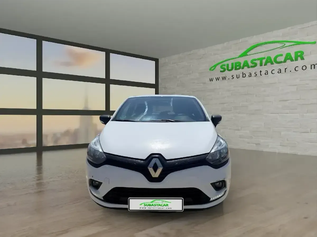 Usado Renault Clio Business 75 CV (55 kW) 2019 Blanco Utilitario