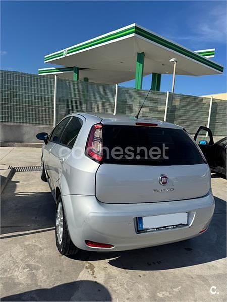 Gris / plata Usado 2013 Fiat Punto Lounge Utilitario | 6500 € (Precio justo) - Imagen 1/4