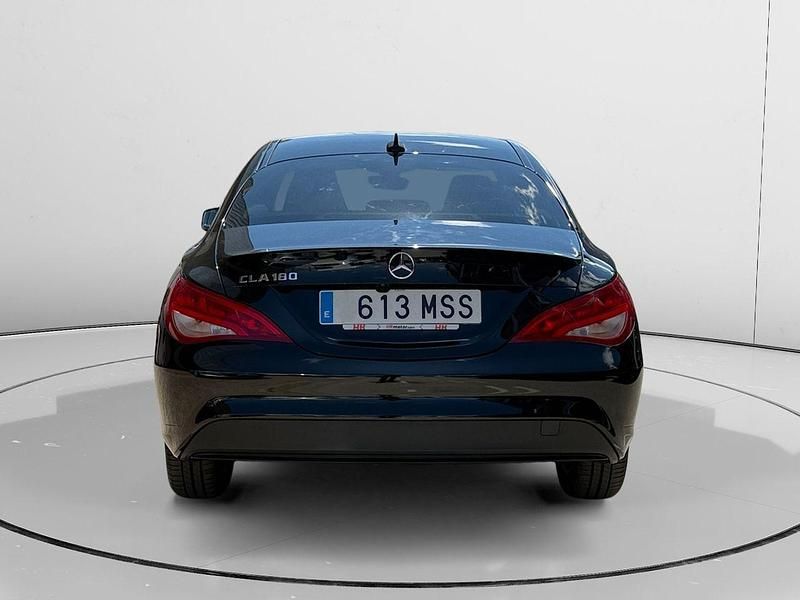 Usado Mercedes CLA180 136 CV (100 kW) 2019 Negro Berlina