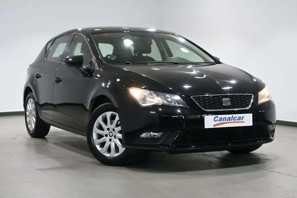 Usado Seat Leon ST Style 110 CV (80 kW) 2017 Negro Familiar