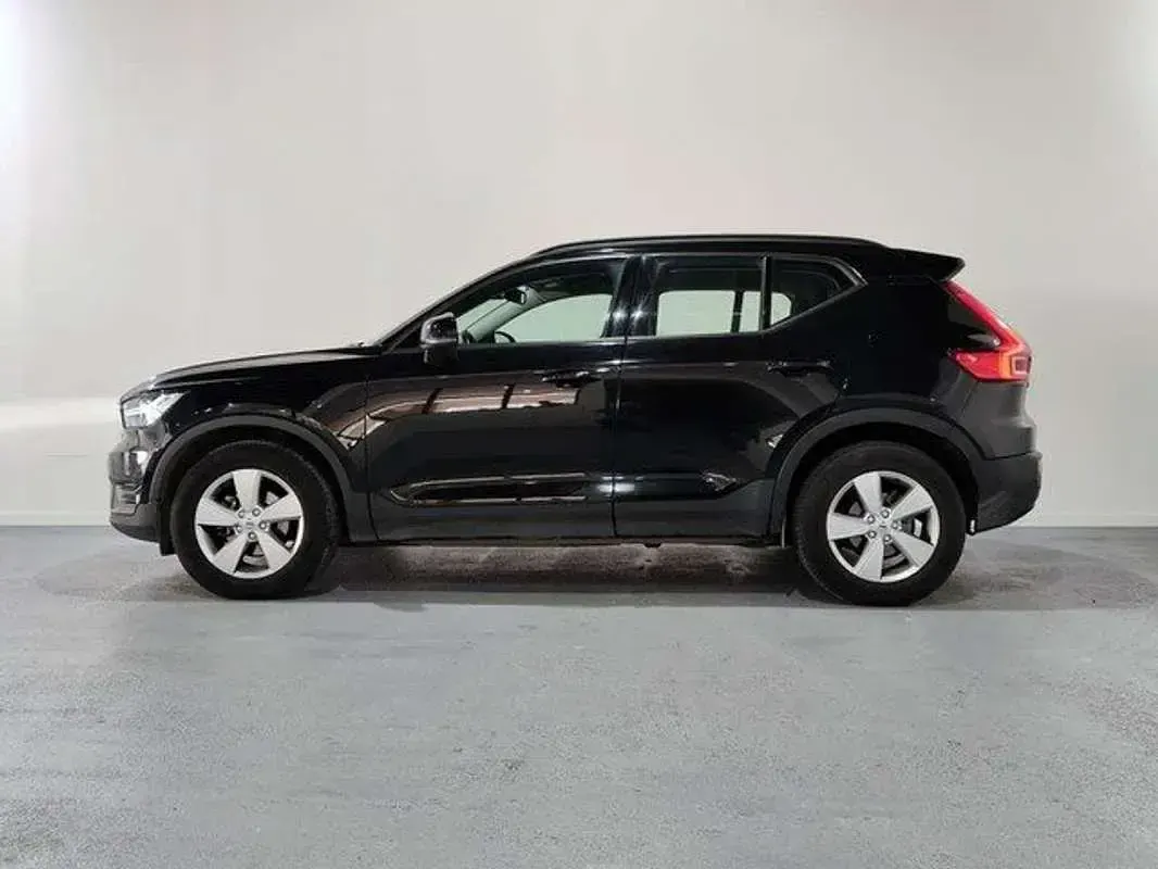 Usado Volvo XC40 Core 2023 Negro SUV