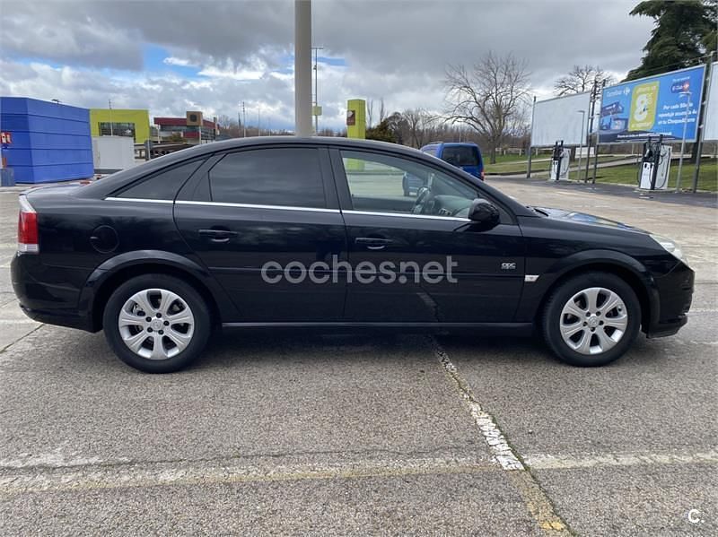 Usado Opel Vectra Elegance 140 CV (102 kW) 2008 Negro Berlina