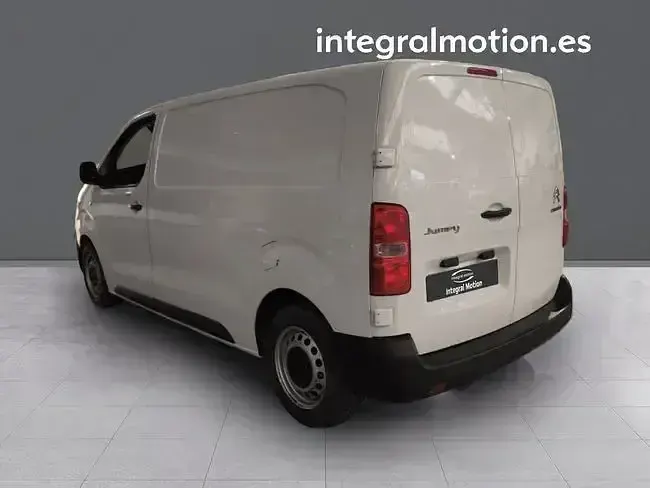 Usado Citroën Jumpy 100 CV (73 kW) 2023 Blanco Monovolumen