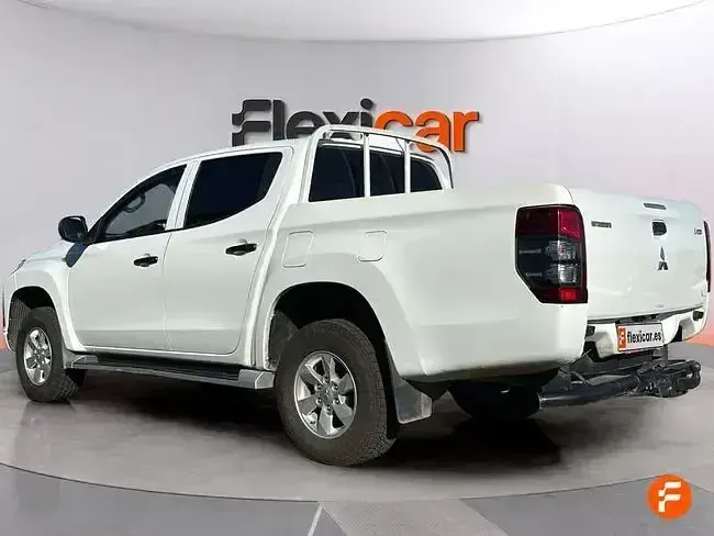 Usado Mitsubishi L200 150 CV (110 kW) 2020 Blanco Pickup/Camioneta