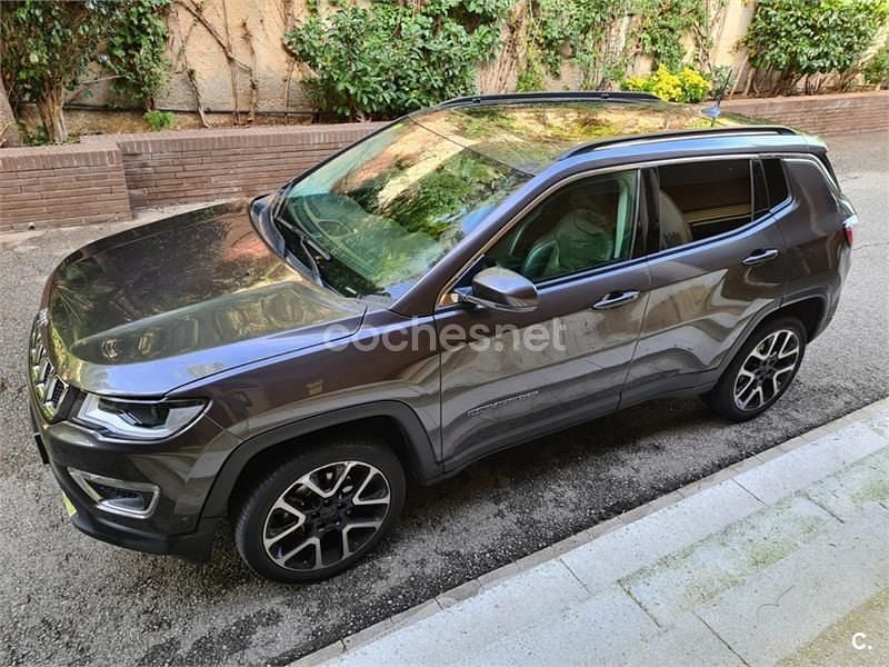 Usado Jeep Compass Limited 170 CV (125 kW) 2020 Gris / plata SUV