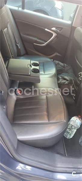 Usado Opel Insignia Cosmo 130 CV (95 kW) 2011 Gris / plata Familiar
