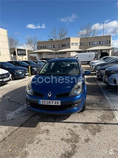 Usado Renault Clio II Authentique 85 CV (62 kW) 2007 Azul Berlina