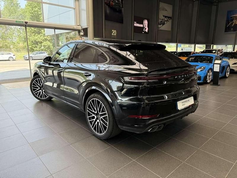 Usado Porsche Cayenne Turbo E-Hybrid 740 CV (544 kW) 2024 Negro SUV