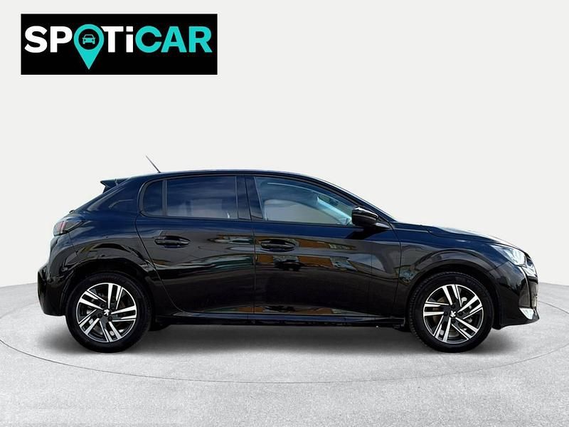 Usado Peugeot 208 Allure 100 CV (73 kW) 2022 Negro Utilitario