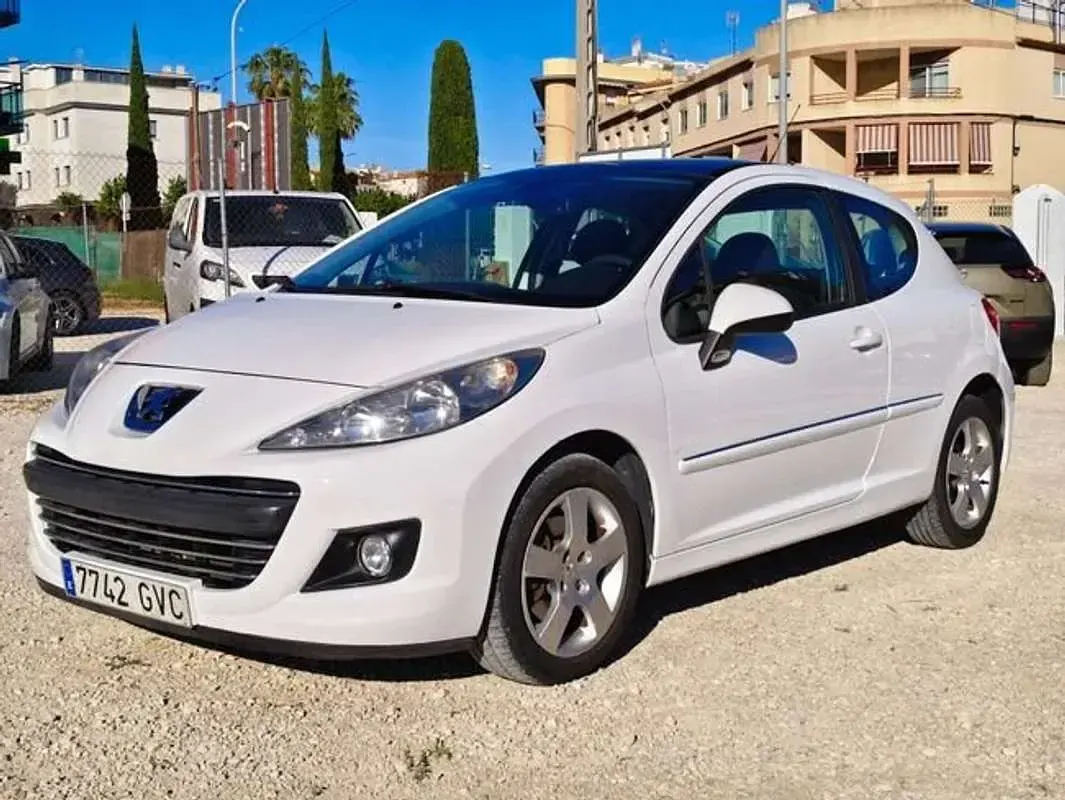 Begagnad Peugeot 207 Sport 120 HK (88 kW) 2010 Vit Halvkombi