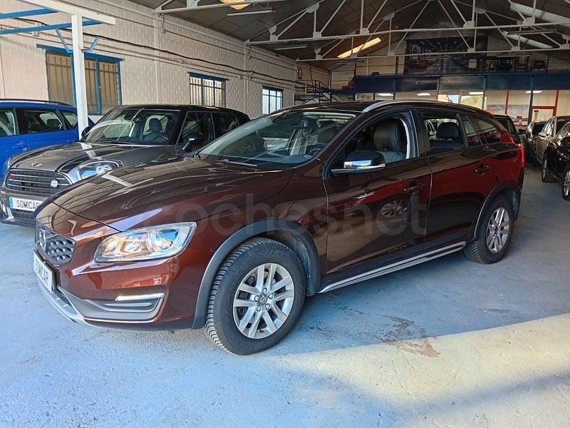 Usado Volvo V60 CC 150 CV (110 kW) 2018 Marrón Familiar