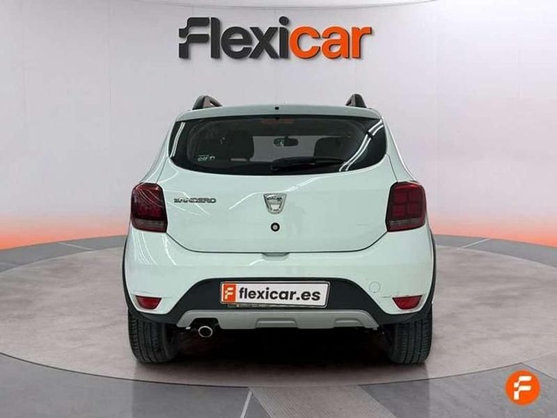 Usado Dacia Sandero Stepway Ambiance 90 CV (66 kW) 2018 Blanco Utilitario