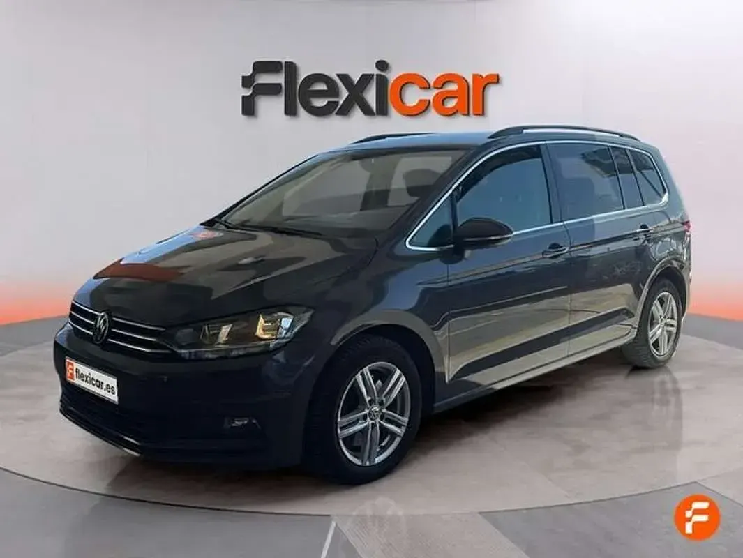 Usado VW Touran Advance 150 CV (110 kW) 2020 Gris Monovolumen