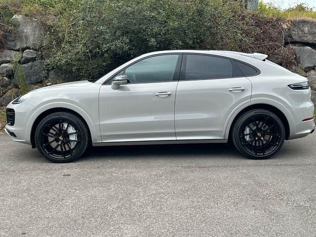 Usado Porsche Cayenne Turbo Sport 550 CV (404 kW) 2020 Beige SUV