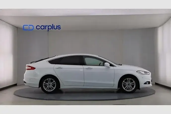 Usado Ford Mondeo Titanium 160 CV (117 kW) 2017 Blanco Berlina